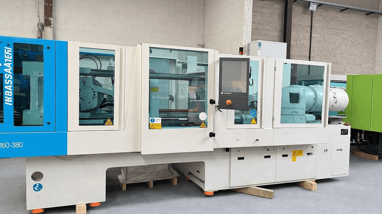 Gebrauchte vollelektrische KraussMaffei EX 80-380, Baujahr 2009, mit 800 kN Schließkraft.