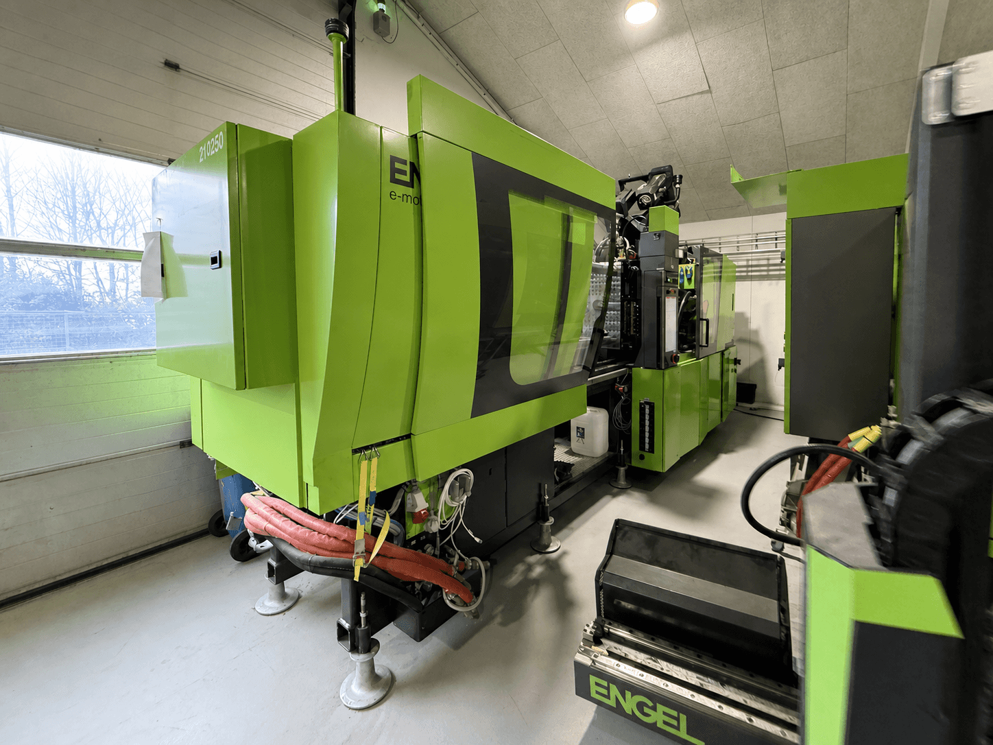 Engel E Motion 440 H 2016 Hauptbild Sauber