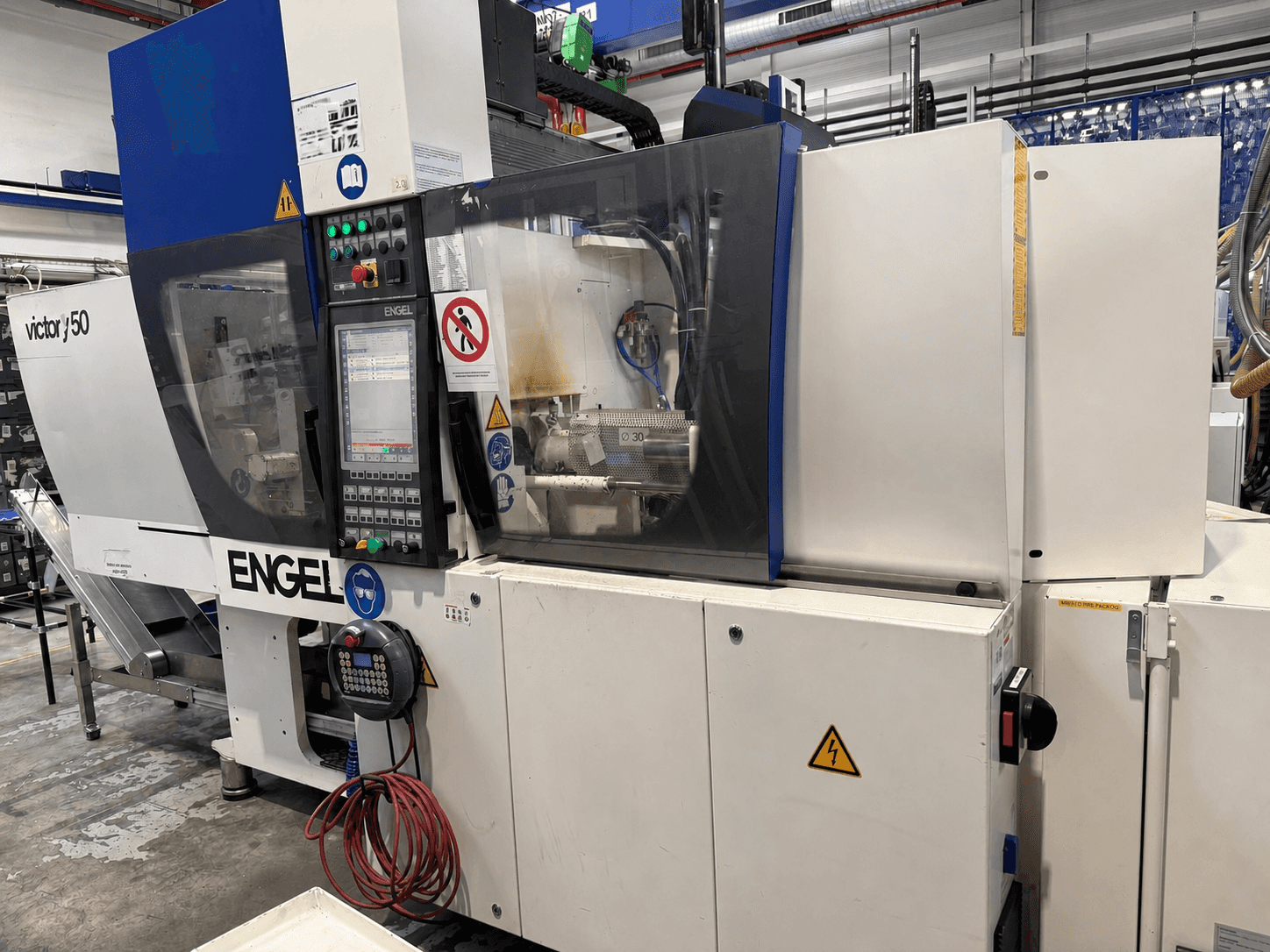 Engel Victory 200 50 Tech 2011 01