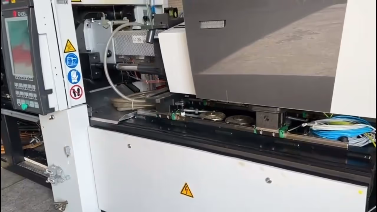 ENGEL e-max 200/100 (2006, ca. 58.000 h)  – vollelektrische Spritzgießmaschine, 1.000 kN, Schneckendurchmesser 25 mm